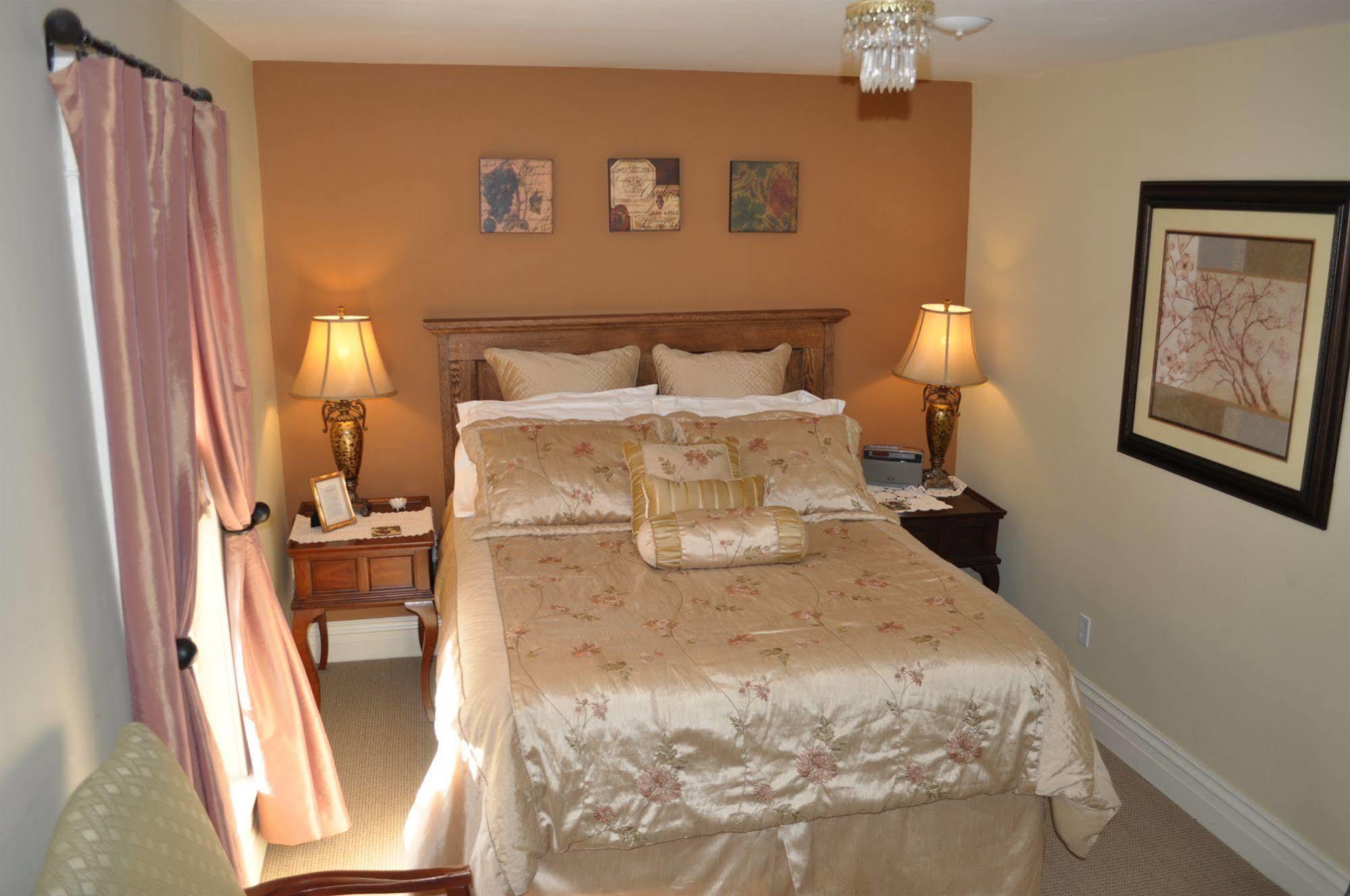 Bed and Breakfast The Red Coat Niagara-on-the-Lake Exterior foto
